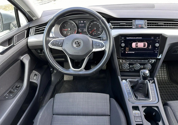 Volkswagen Passat cena 77900 przebieg: 124800, rok produkcji 2020 z Wojkowice małe 232